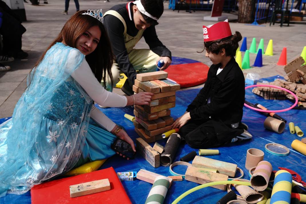 İBB'den Ramazan Bayramı'na özel 'Özgürlük ve Demokrasi Şenliği' başladı 14